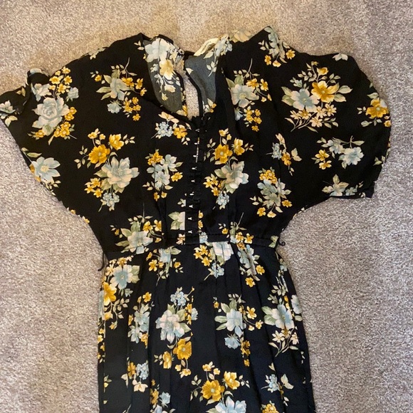 American Eagle Floral Jumpsuit - Picture 2 of 7